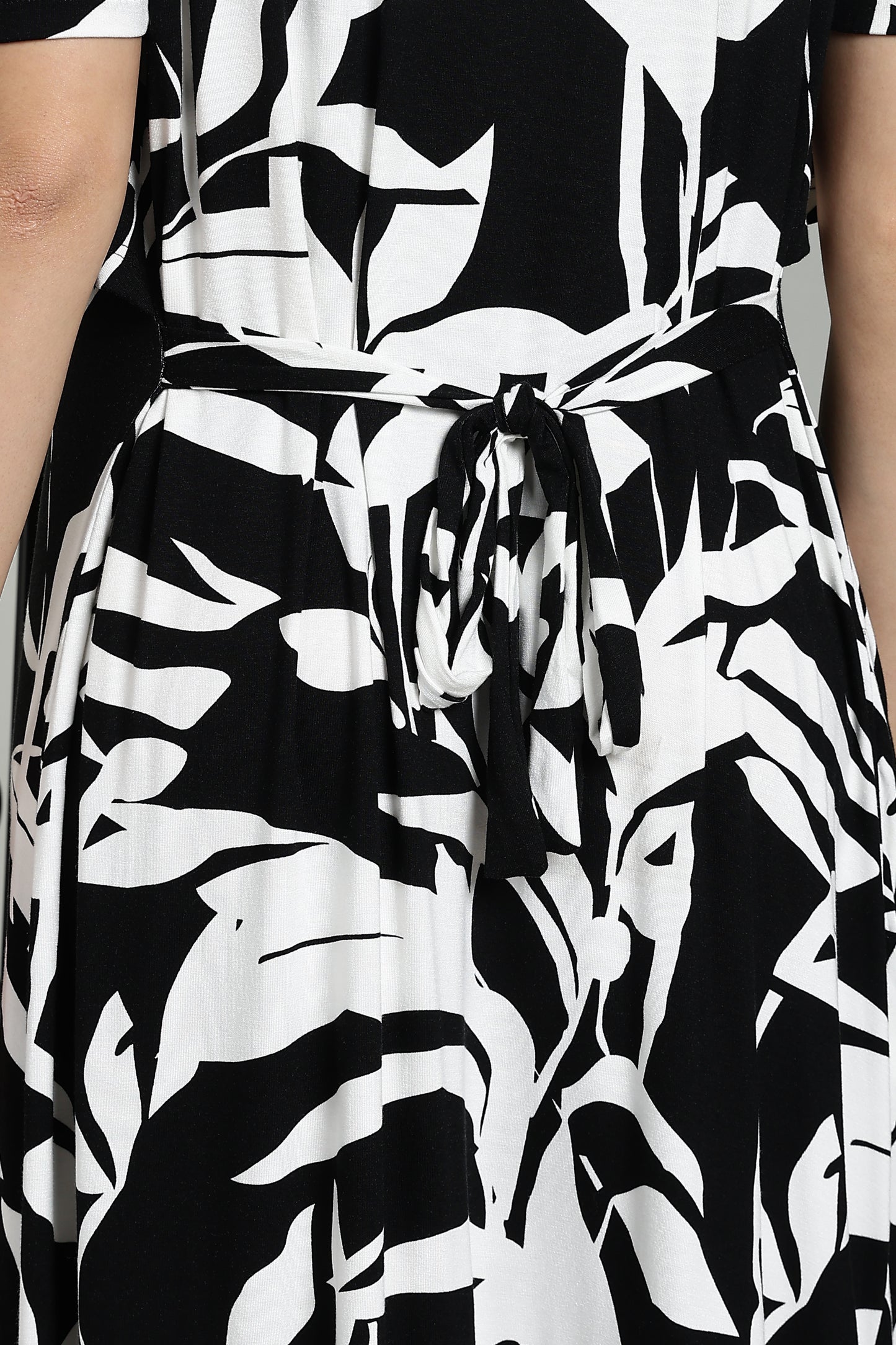 Maternity wear with Shawl - Ebony Flora