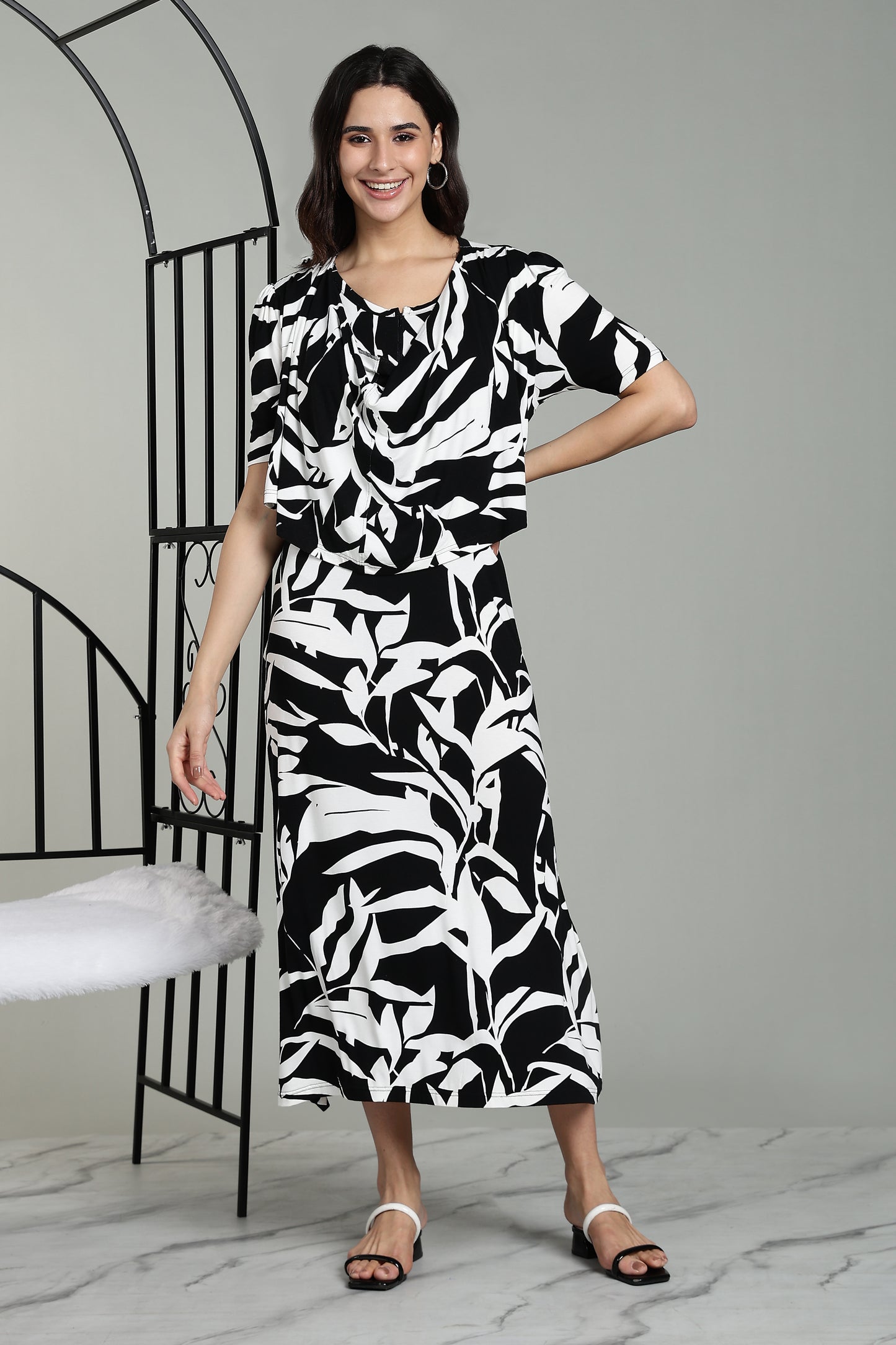 Maternity wear with Shawl - Ebony Flora