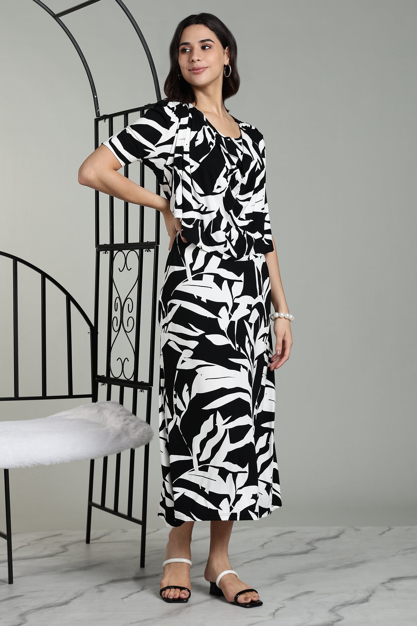 Maternity wear with Shawl - Ebony Flora