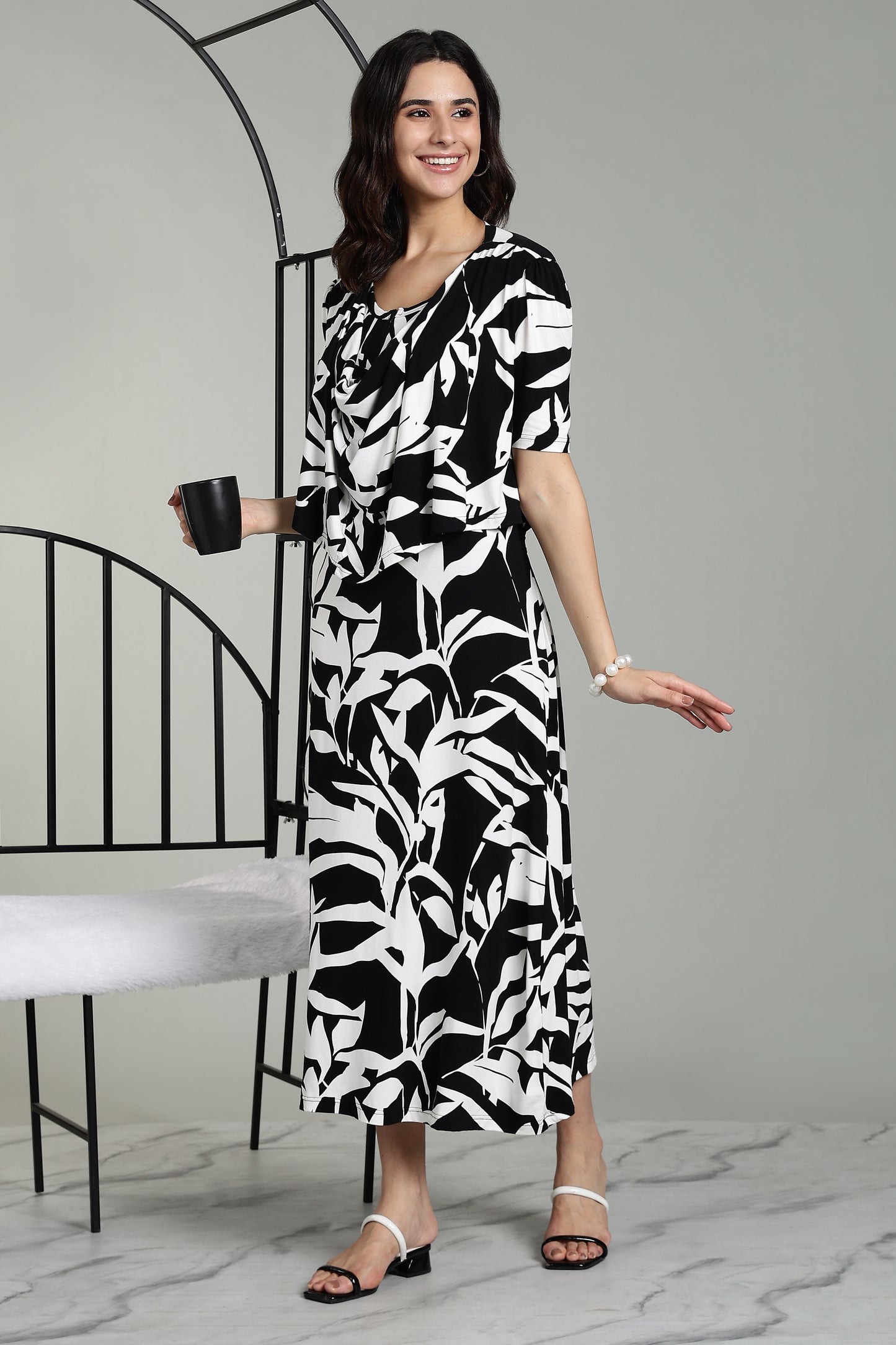 Maternity wear with Shawl - Ebony Flora