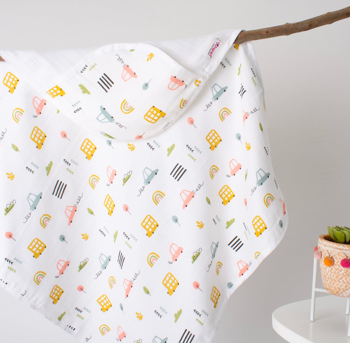 MUSLIN-HOODED-TOWEL-WANDER WHEELS
