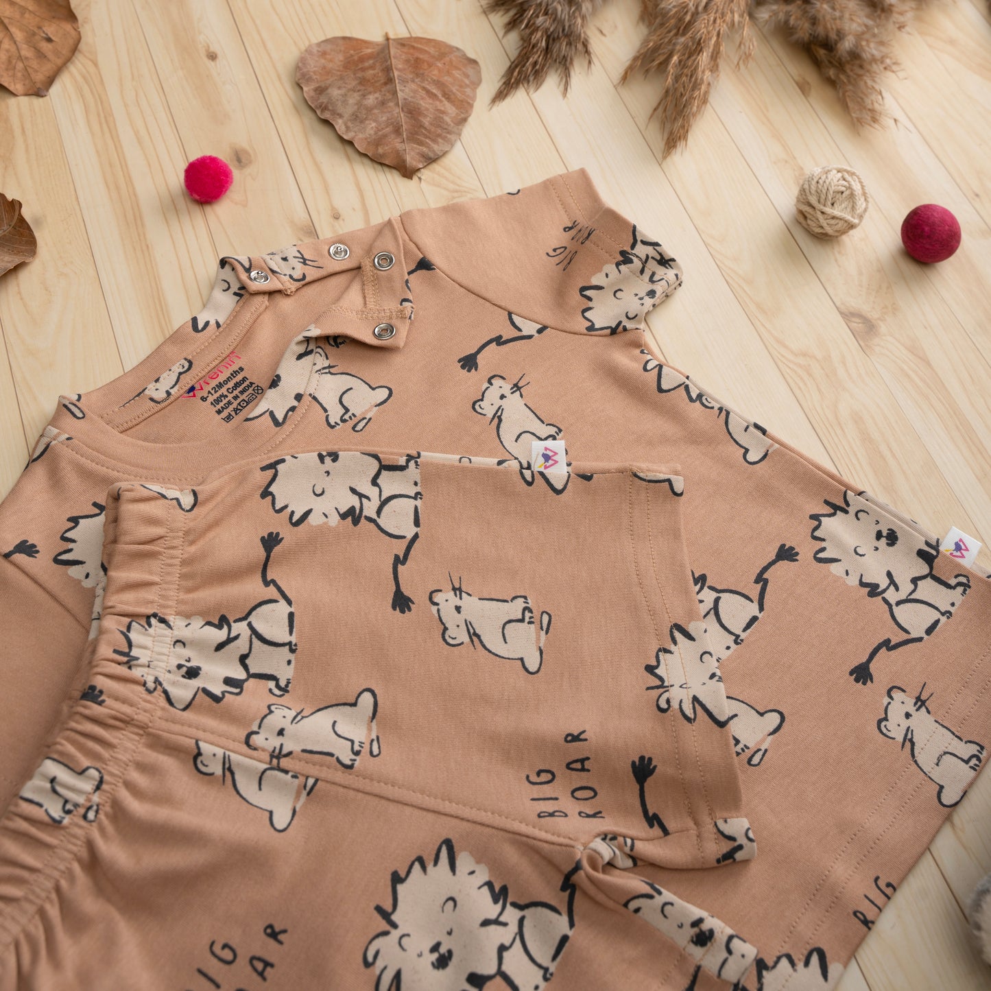 Cuddle Roar Outfit - Coord Set shorts