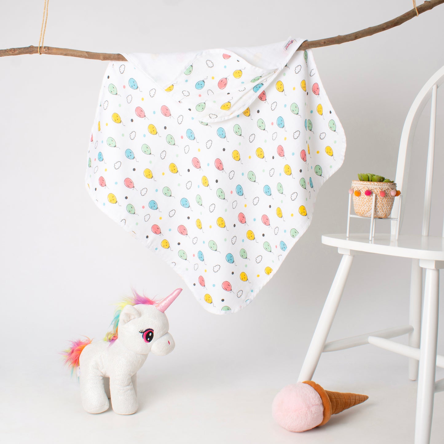 MUSLIN-HOODED-TOWEL-FLOTING SMILES